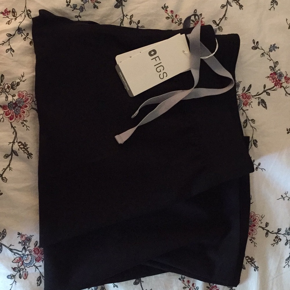 FIGS black scrub pants, never worn